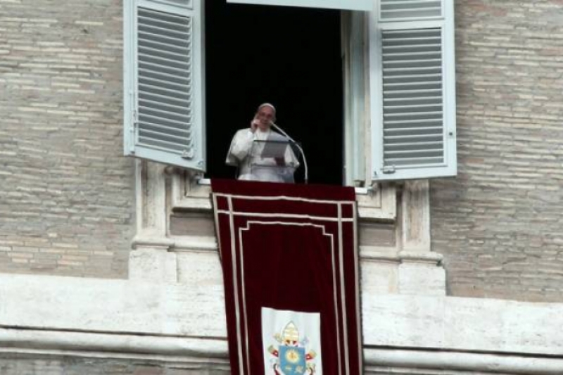 papa-angelus- 17julio2016-el pan de los pobres